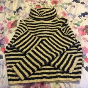 Zara sweater size medium